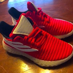 ADIDAS SOBAKOV WOMENS SIZE 5 NEVER WORN